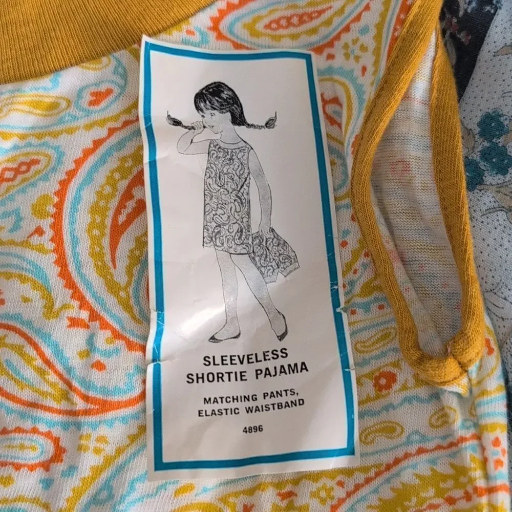 Hanes girls 70s vintage Paisley print pajama set size 4‎ NWT